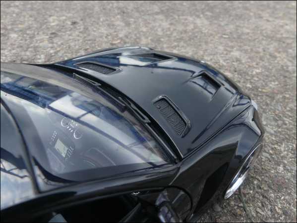 1:18 MERCEDES-BENZ SL65 AMG R230 BLACK SERIES